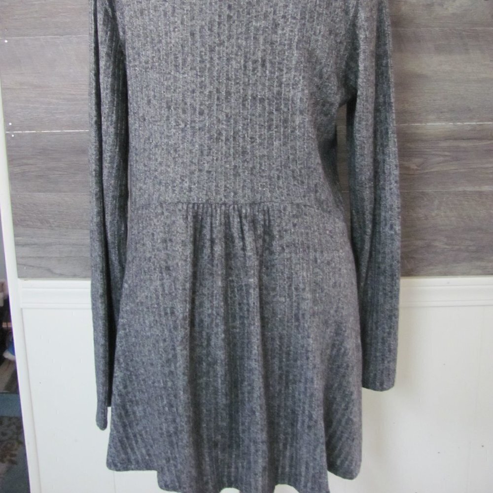 ONE WORLD LIVE & LET LIVE  LADIES CHRISTMAS SWING SHIRT - Picture 10 of 10